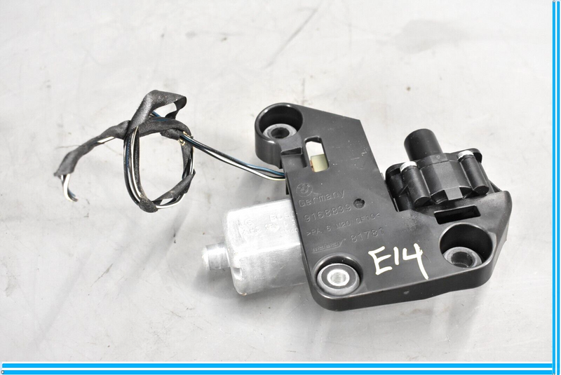 Load image into Gallery viewer, 09-15 BMW 750i 750Li F01 Rear Left Driver Side Door Window Sun Shade Motor Oem
