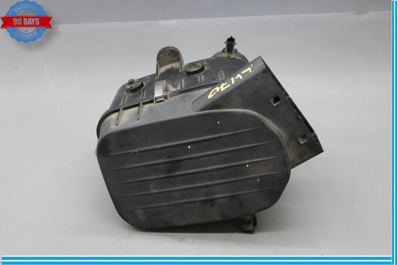 Load image into Gallery viewer, 14-18 Maserati Quattroporte Left Side Engine Air Intake Filter 670005844 Oem
