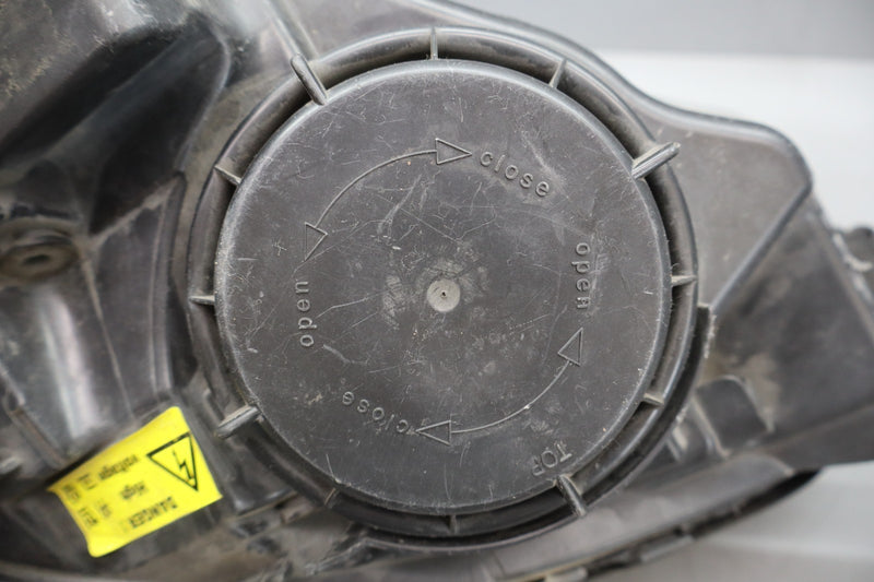 Load image into Gallery viewer, 06-10 Mercedes W251 R350 R320 Left Driver Side Headlight Lamp Xenon Oem