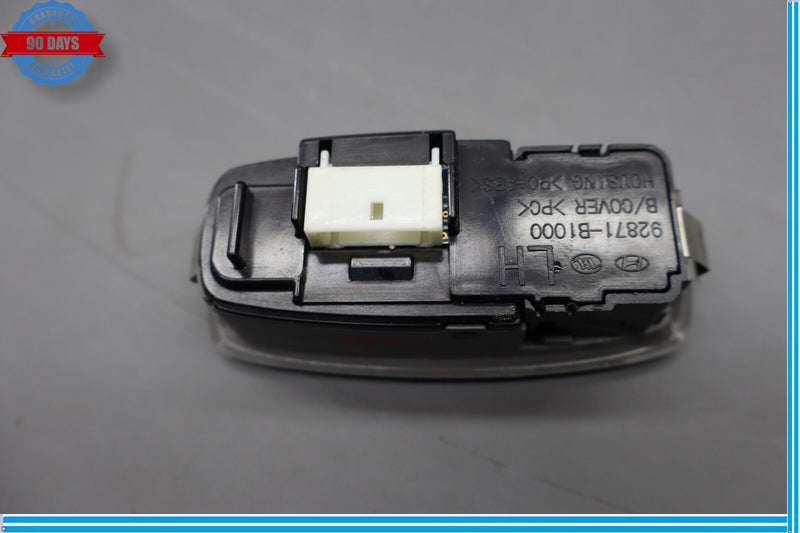 Load image into Gallery viewer, 15-20 Hyundai Genesis G80 Rear Left Driver Side Reading Dome Map Light Trim Oem