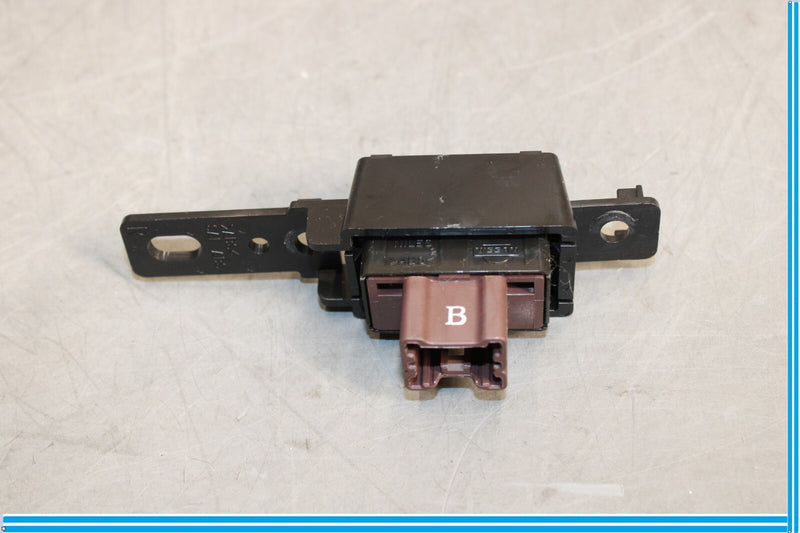 Load image into Gallery viewer, 11-17 Infiniti QX56 QX80 Left Side 2nd Row Center Console Seat Heat Switch Oem