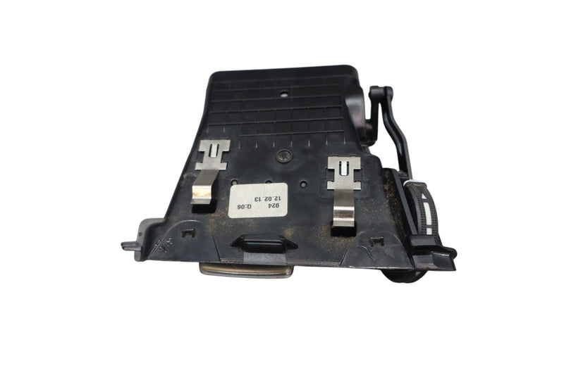 Load image into Gallery viewer, 10-13 Mercedes W212 E350 E550 Right Side Dash Dashboard AC A/C Air Vent Oem