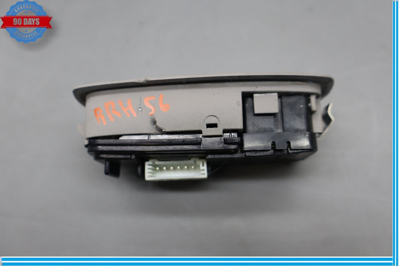 Load image into Gallery viewer, 15-20 Hyundai Genesis Rear Right Side Reading Dome Map Light Trim Oem