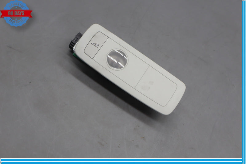 Load image into Gallery viewer, 11-14 Volkswagen VW Touareg Rear Right Passenger Side Interior Dome Light Oem