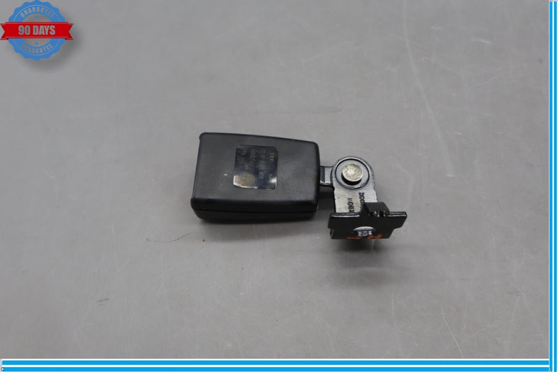 Load image into Gallery viewer, 07-13 BMW X5 E70 Rear Left Or Right Side Seat Belt Seatbelt Buckle Oem