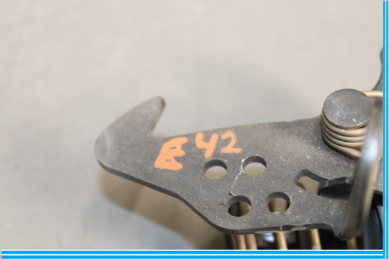 Load image into Gallery viewer, 04-05 BMW 645Ci E63 Hood Latch Safety Catch 14775XX Oem