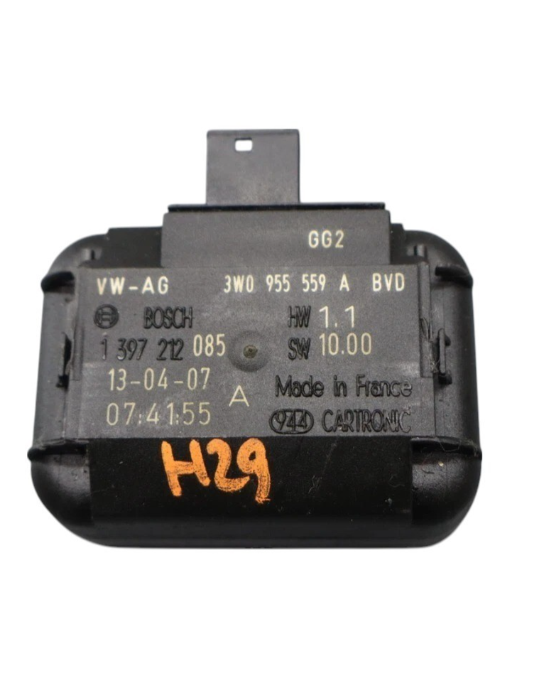 Load image into Gallery viewer, 06-13 Bentley Continental GT Front Windshield Rain Sensor Module Unit Oem