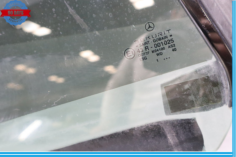 Load image into Gallery viewer, 03-12 Mercedes R230 SL550 SL500 Rear Right Side Quarter Window Glass Oem