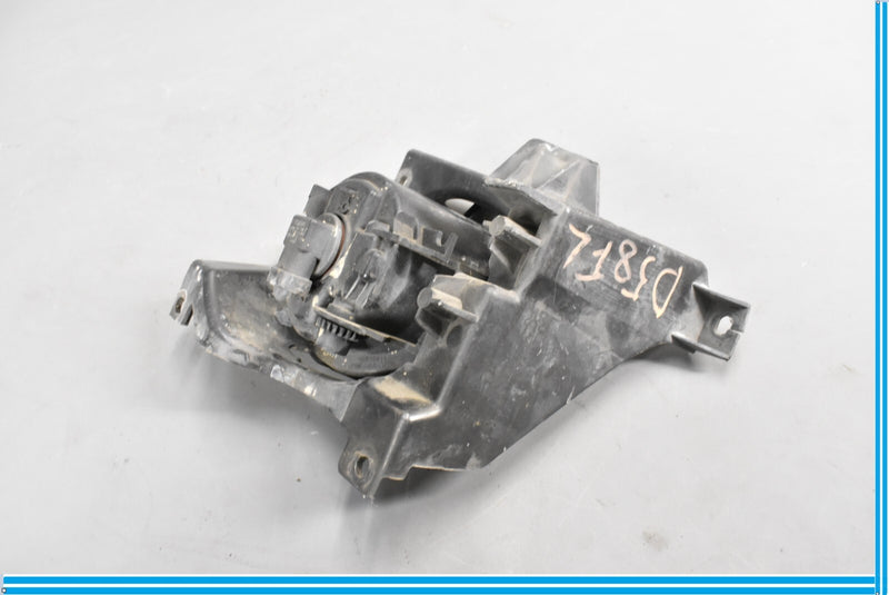 Load image into Gallery viewer, 08-10 Porsche Cayenne Front Left Driver Side Fog Light Lamp W/ bracket Oem