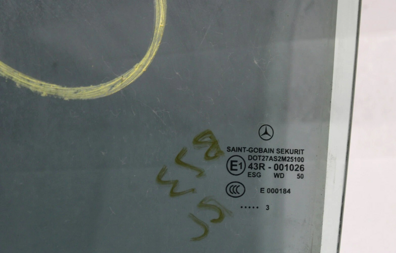 Load image into Gallery viewer, 12-14 Mercedes CLS550 CLS63 AMG Rear Left Driver Side Door Window Auto Glass Oem