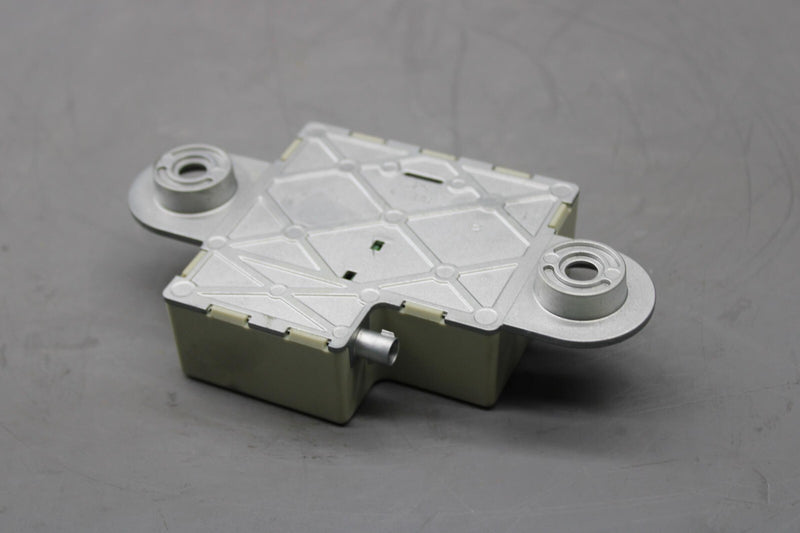 Load image into Gallery viewer, 08-18 BMW 528i 535i F10 Rear Antenna Backup Control Module Unit 6935024 Oem