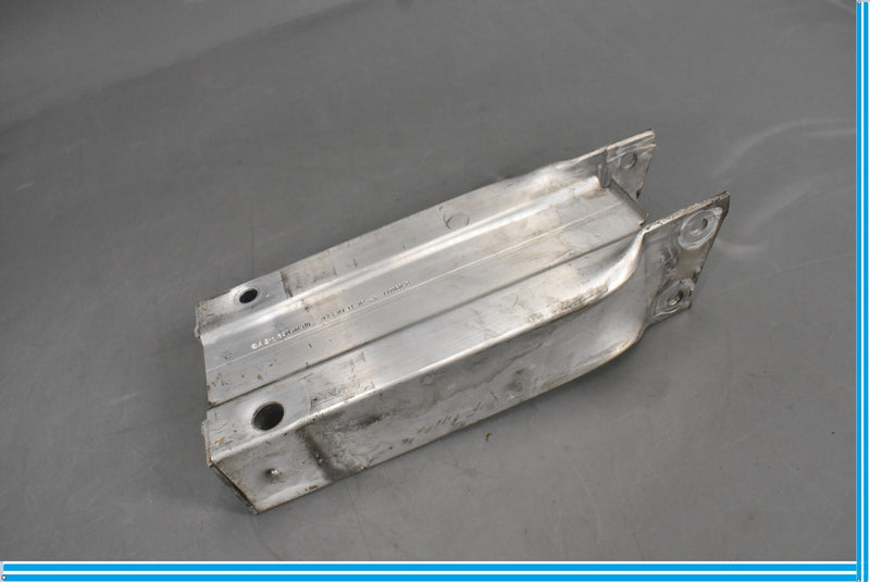 Load image into Gallery viewer, 12-16 Mercedes CLS550 Front Left Driver Side Bumper Reinforcement Bracket Oem