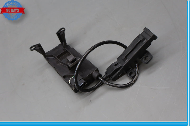 Load image into Gallery viewer, 03-06 Mercedes R230 SL500 SL55 AMG Door Keyless Go Entry Antenna Module Oem