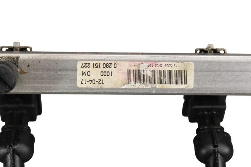 Load image into Gallery viewer, 03-19 Maserati Quattroporte Right Side Fuel Injection Rail Line W/ Injectors Oem