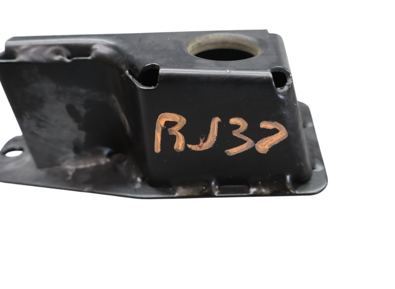 Load image into Gallery viewer, 14-20 Maserati Ghibli M157 Front Right Passenger Support Bracket 75211 Oem