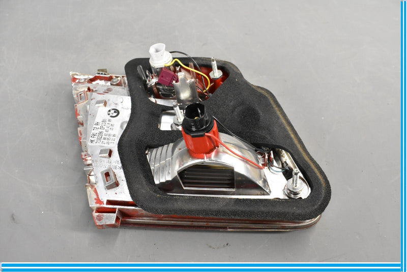 Load image into Gallery viewer, 09-15 BMW 750i F01 F02 F10 Rear Right Passenger Inner Tail Light Backup Lamp Oem