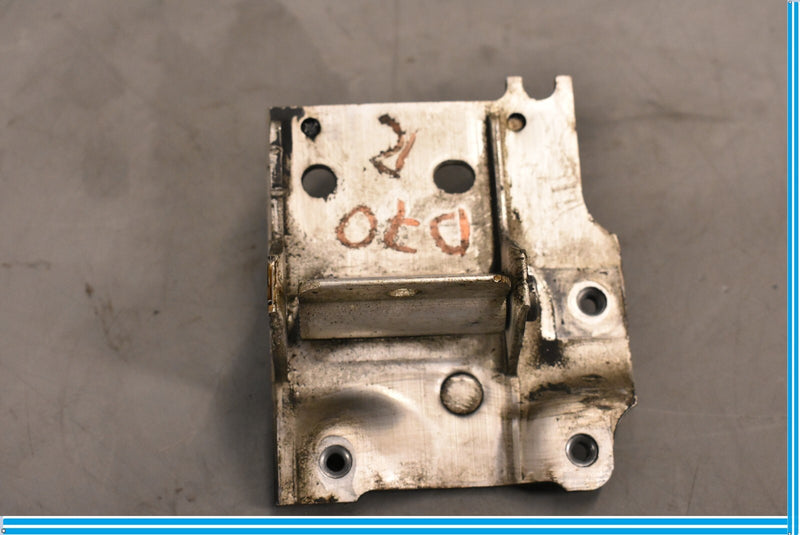 Load image into Gallery viewer, 09-15 BMW 750I 750LI F01 F02 Front Right Side Radiator Support Mount Bracket Oem