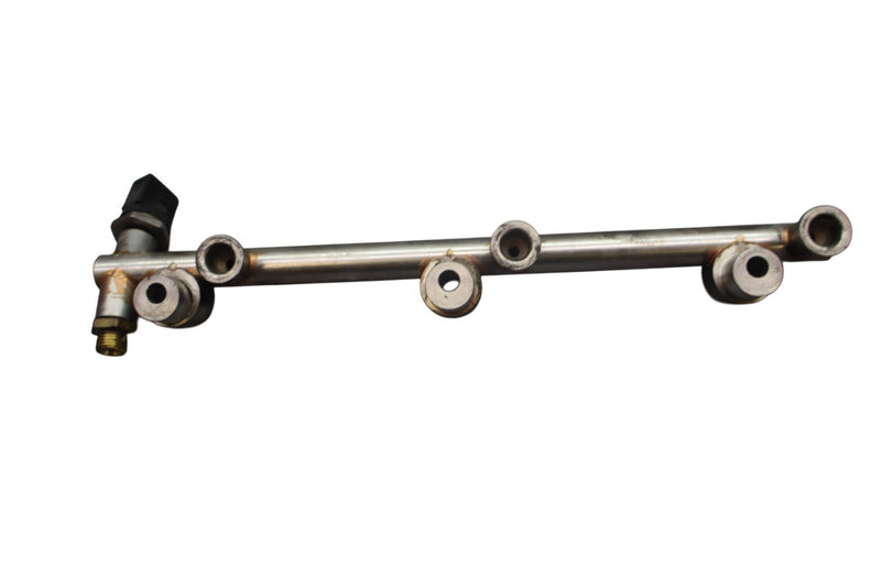 Load image into Gallery viewer, 11-18 Porsche Cayenne 958 Touareg VR6 Lower Fuel Injector Rail Pipe Oem