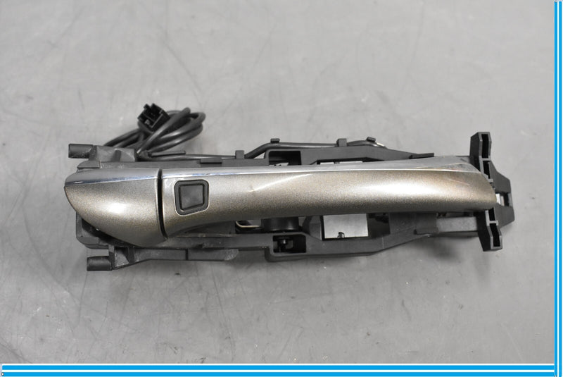 Load image into Gallery viewer, 06-11 Mercedes W219 CLS550 Front Right Passenger Exterior Door Lock Handle Oem