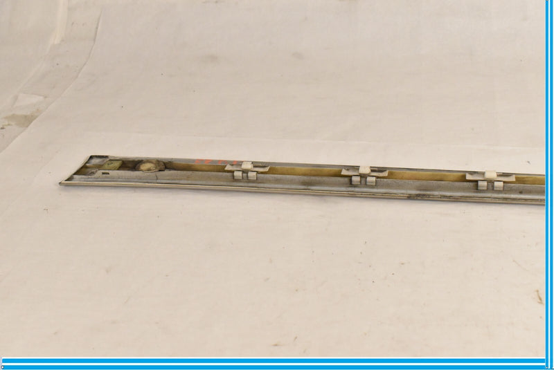 Load image into Gallery viewer, 2007 - 2012 MERCEDES GL550 X164 FRONT RIGHT PASSENGER DOOR TRIM MOLDING