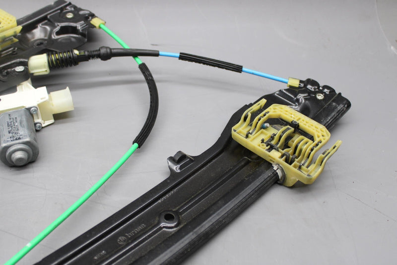 Load image into Gallery viewer, 11-16 BMW 528i 535i 550i xDrive Front Right Side Door Window Regulator Motor Oem