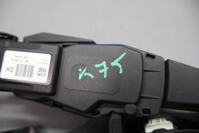 Load image into Gallery viewer, 15-23 Hyundai Genesis Engine Gas Acceleration Accelerator Pedal Assembly Oem