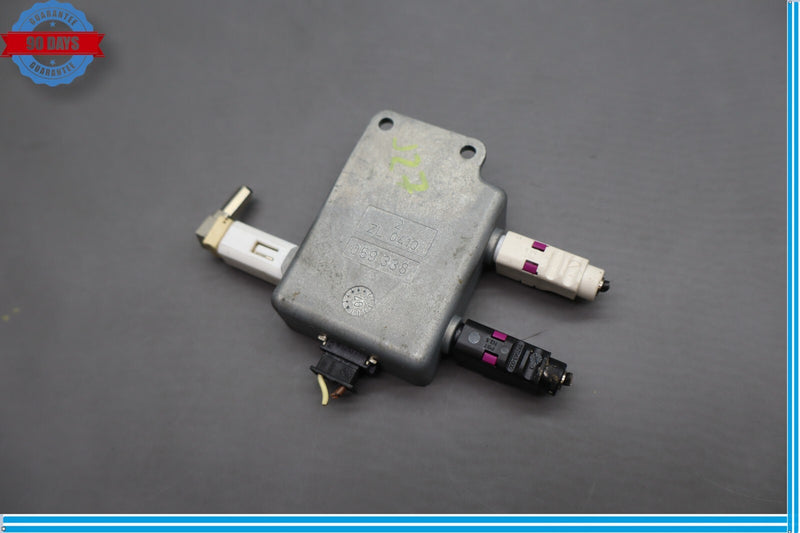 Load image into Gallery viewer, 06-11 Mercedes W219 CLS550 CLS500 Antenna Booster Phone Amplifier AMP Oem