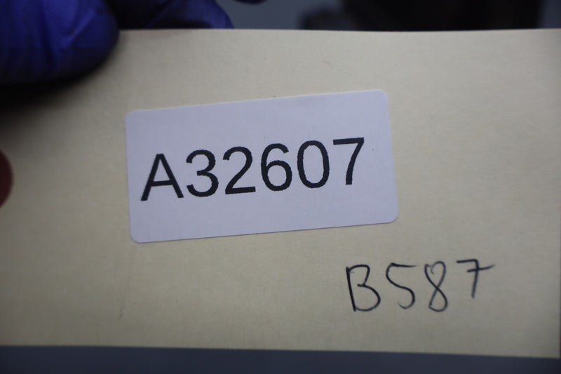 Load image into Gallery viewer, 12-16 BMW 320i 328i 428i F30 Right Engine Air Cleaner Intake Duct Pipe Hose Oem