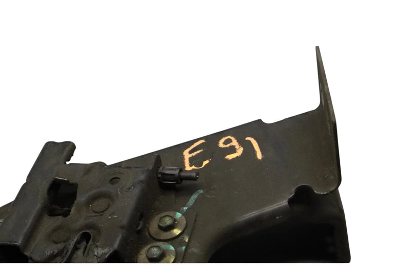 Load image into Gallery viewer, 03-07 Hummer H2 Front Hood Bonnet Lock Latch Bracket Black 15172382 Oem