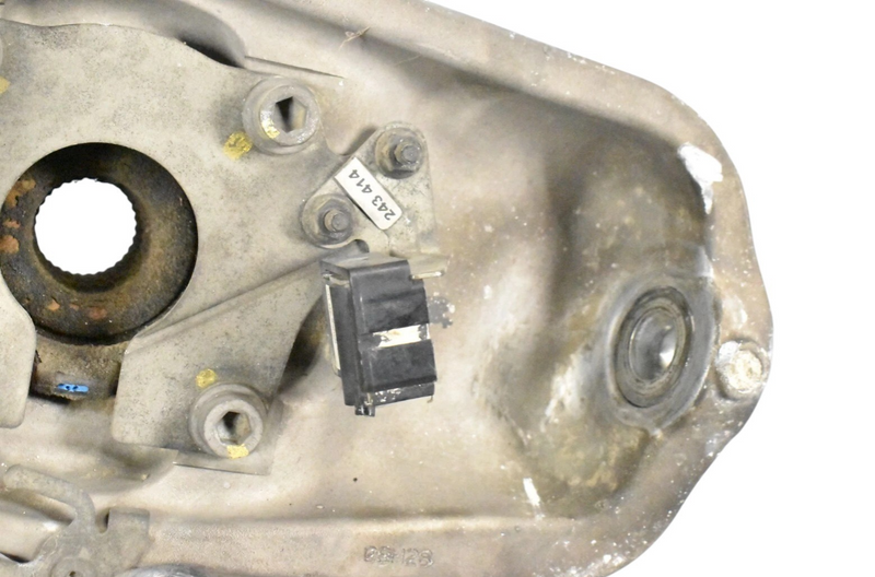 Load image into Gallery viewer, 03-10 Maserati Quattroporte M139 Front Left Side Spindle Knuckle Hub 206791 Oem