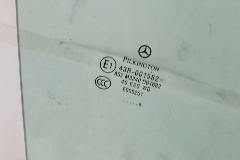 Load image into Gallery viewer, 08-11 Mercedes C300 W204 Front Right Passenger Side Door Glass 43R001582 OEM
