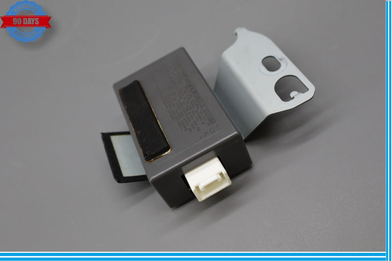 Load image into Gallery viewer, 07-12 Lexus LS460L TPMS Tire Pressure Monitor Receiver 89760-50010 Oem