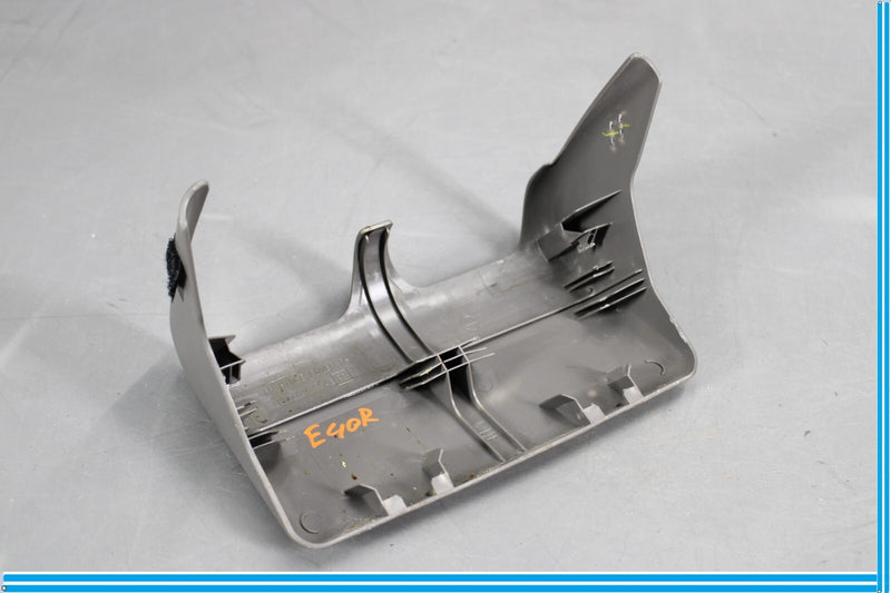 Load image into Gallery viewer, 11-17 Infiniti QX56 QX80 Right Passenger Side 2nd Row Seat Hinge Cover Oem