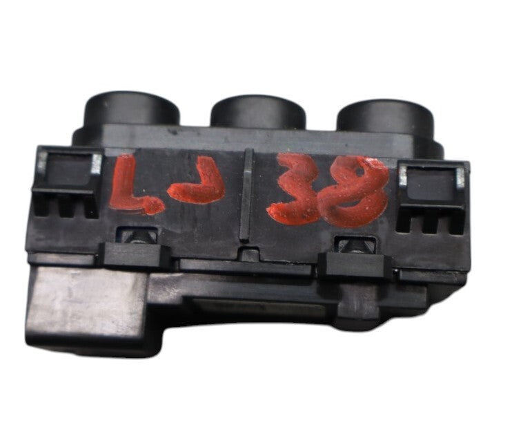 Load image into Gallery viewer, 17-19 Alfa Romeo Giulia 952 Front Left Driver Side Seat Memory Switch Oem
