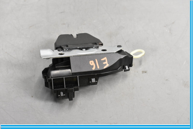 Load image into Gallery viewer, 14-18 Mercedes W117 CLA250 Rear Trunk Lid Lock Latch Actuator Mechanism Oem