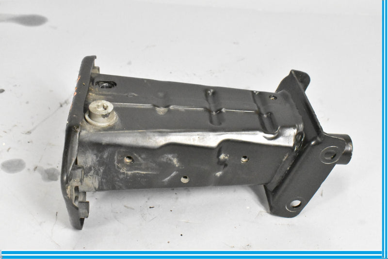Load image into Gallery viewer, 07-14 Mercedes CL550 CL600 W216 Front Right Bumper Reinforcement Bracket Oem