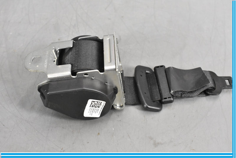 Load image into Gallery viewer, 14-17 Maserati Ghibli Rear Center Seat Belt Retractor 6700174400 Oem