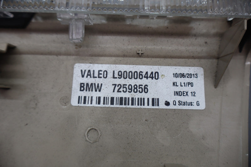 Load image into Gallery viewer, 12-18 BMW 320i 328i 428i F30 Rear 3rd Third Brake Stop Light Lamp Oem