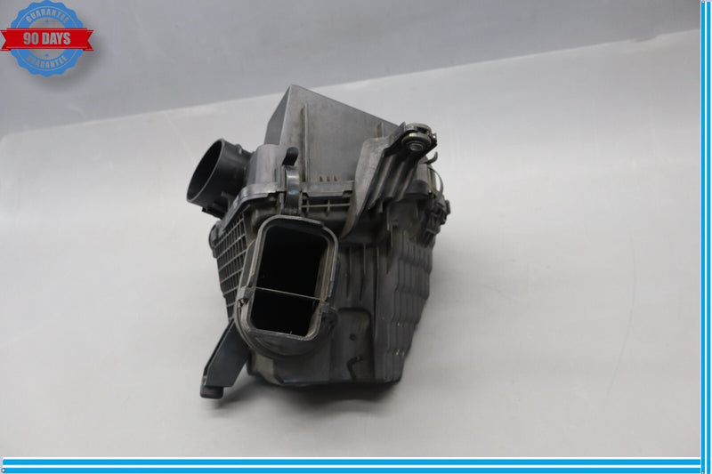 Load image into Gallery viewer, 15-19 Hyundai Genesis G80 Front Left Driver Side Air Intake Filter Box Oem
