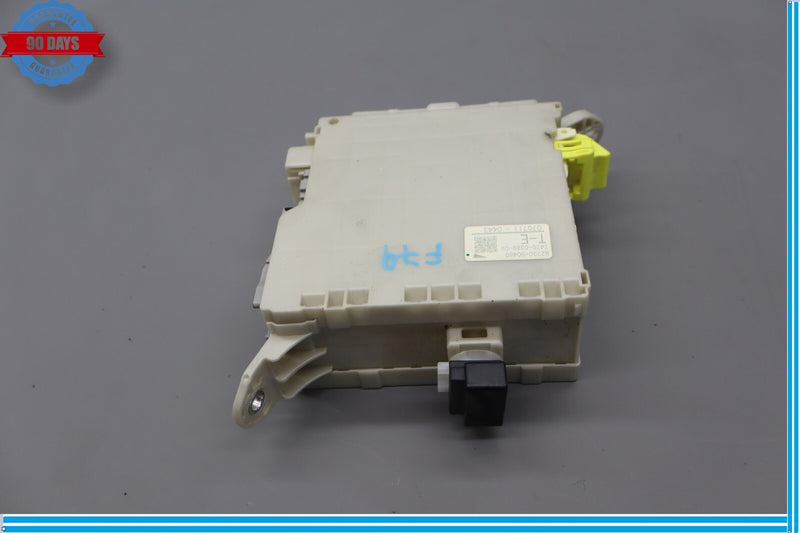 Load image into Gallery viewer, 07-12 Lexus XF40 LS460 LS460L Front Right Side Interior Fuse Relay Box Oem