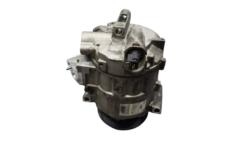 Load image into Gallery viewer, 12-15 Mercedes C250 SLK250 A/C Air Conditioning Compressor Pump 0022304511 Oem
