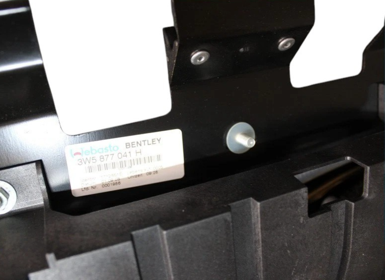Load image into Gallery viewer, 06-12 Bentley Continental Flying Spur Upper Top Sun Roof Glass Rail Frame OEM