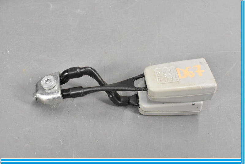 Load image into Gallery viewer, 07-13 Mercedes S550 S600 S400 W221 Rear Right Seatbelt Seat Belt Dual Buckle Oem