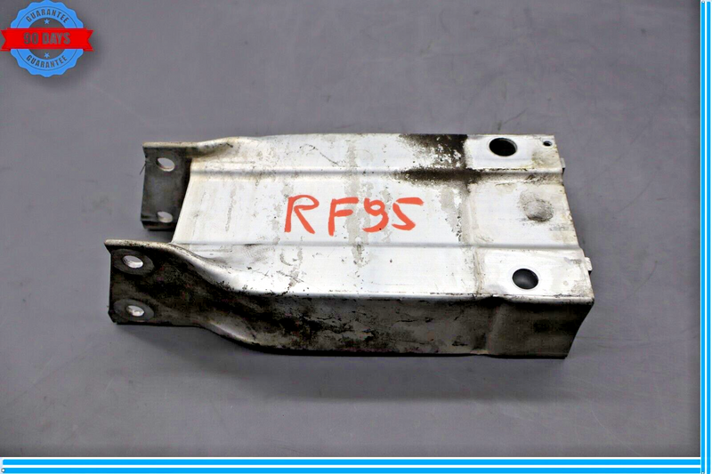 Load image into Gallery viewer, 08-15 Mercedes W204 C300 C350 Front Right Bumper Reinforcement Bar Bracket Oem