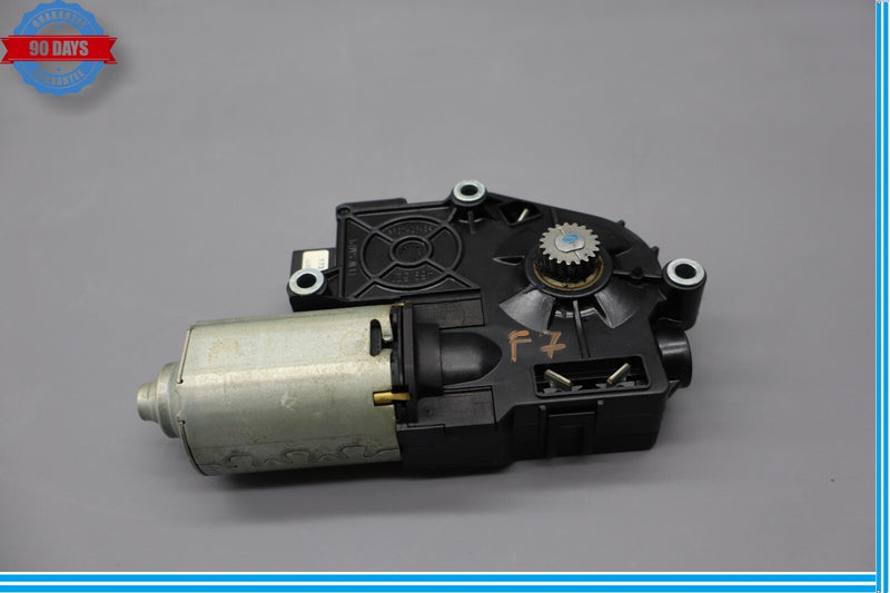 Load image into Gallery viewer, 09-12 BMW 740I 750Li F01 F02 Sun Shade Roof Sunroof Glass Motor 6920093 Oem