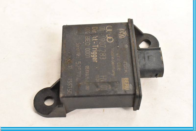 Load image into Gallery viewer, 11-18 Porsche Cayenne Tire Pressure Monitor Sensor Module TPMS 7PP907283 Oem