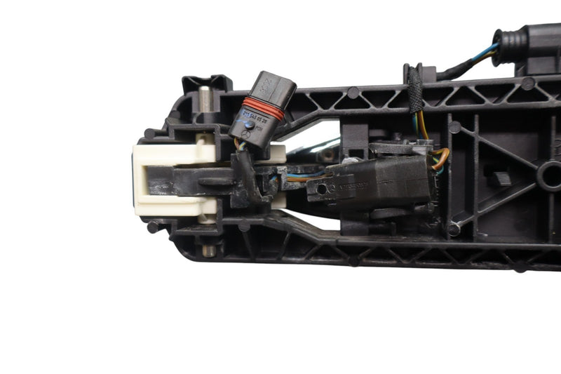 Load image into Gallery viewer, 11–17 Mercedes CLS550 W218 Front Right Side Exterior Door Handle Keyless Go Oem