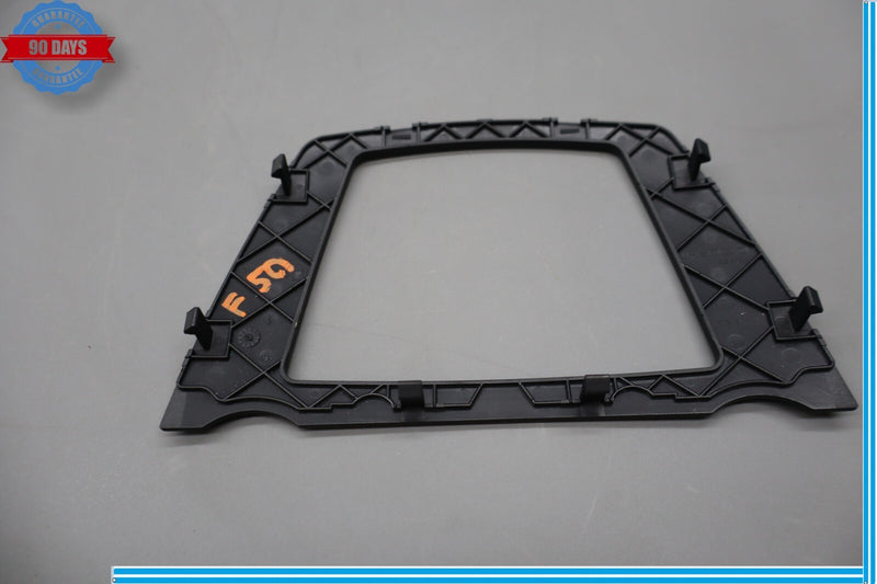 Load image into Gallery viewer, 09-15 BMW 750Li 750Li xDrive Dome Roof Console Panel Trim 9190156 Oem