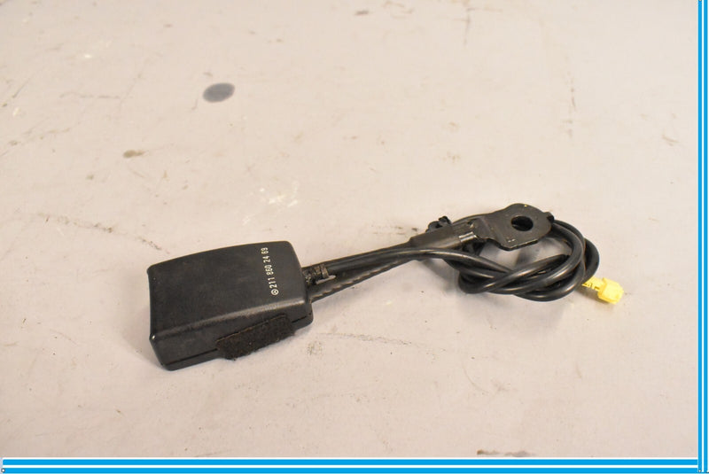 Load image into Gallery viewer, 03-11 Mercedes CLS550 CLS55 AMG E550 W219 Front Right Seat Belt Buckle Oem