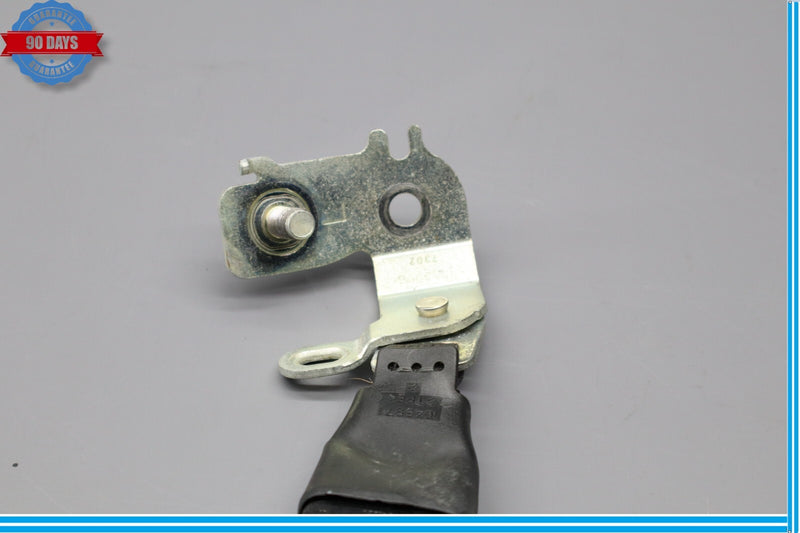 Load image into Gallery viewer, 07-12 Lexus LS460 LS460L Rear Center Seatbelt Seat Belt Buckle Oem